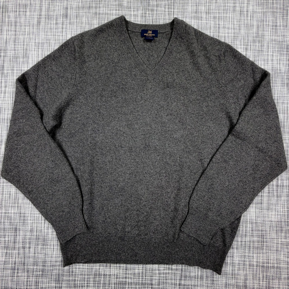 Brooks Brothers 346 Mens Sweater L Gray 100% Cashmere V-Neck Pullover Knit Solid